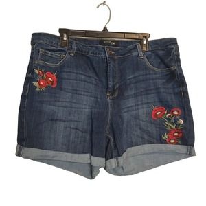 Stitch Star Red Embroidered Floral Shorts Plus Size 20W